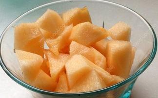 吃哈密瓜 喉咙过敏,揭秘过敏源与应对策略