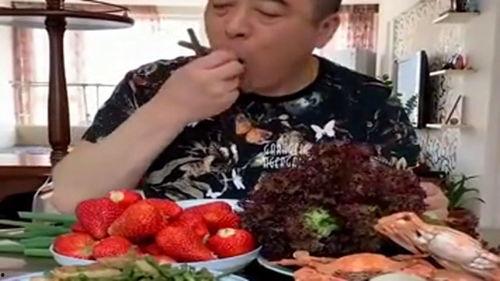 吃瓜群众酱菜大叔视频,揭秘娱乐圈幕后故事